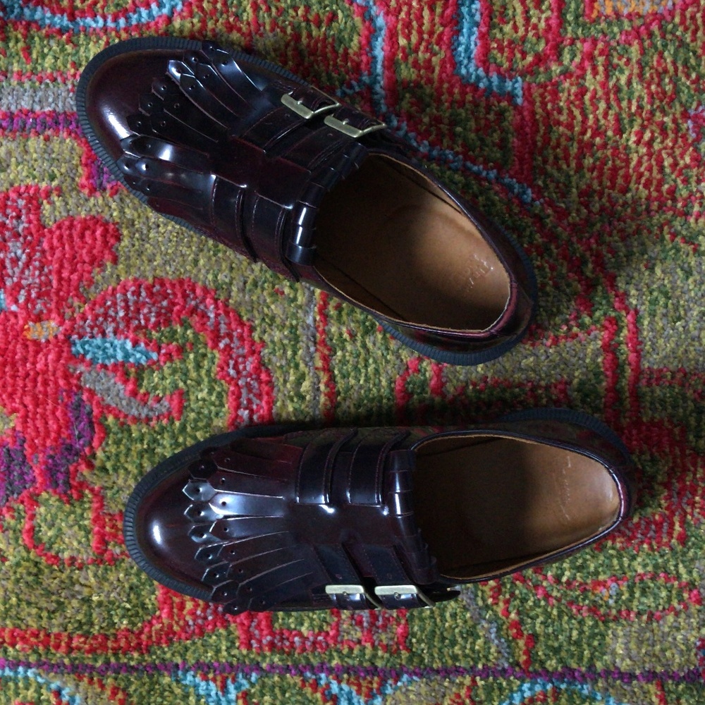DR. MARTENS MAROON TASSEL LOAFER
